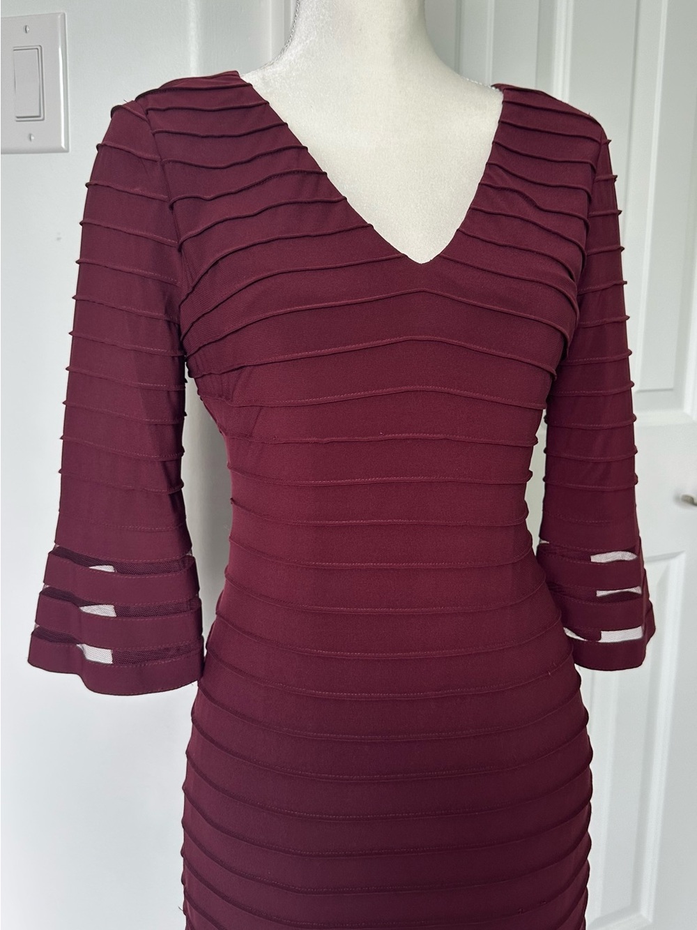 Adrianna Papell Burgundy V-Neck Sheath Midi Dress